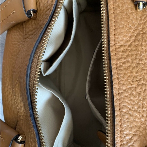 Coach purse - Picture 4 of 6